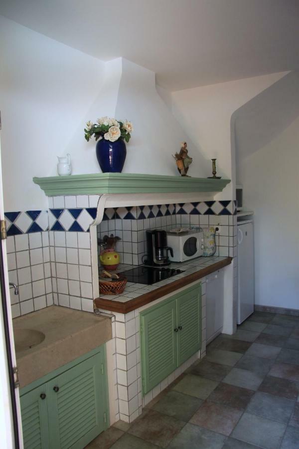 Appartement Avec Patio Et Garage Centre Ville Et Plage Санари-сюр-Мер Экстерьер фото