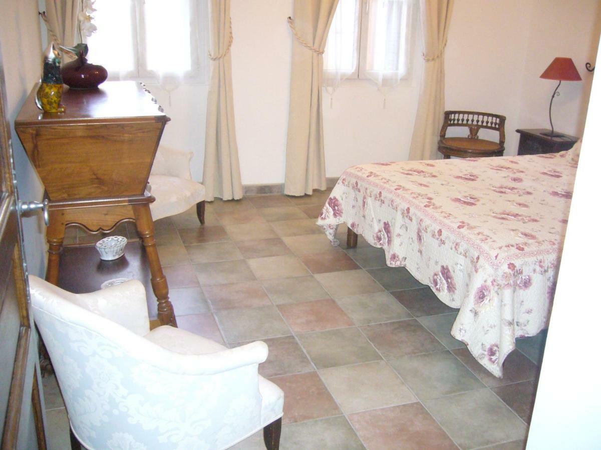Appartement Avec Patio Et Garage Centre Ville Et Plage Санари-сюр-Мер Экстерьер фото